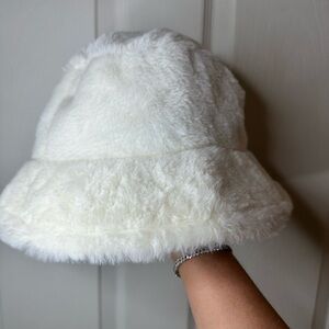 Faux Fur Hat 🐻‍❄️